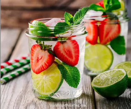 strawberry detox water