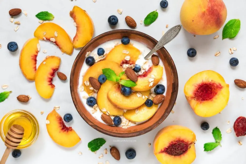 10 Breakfast Greek Yogurt Fruit Bowl Recipes