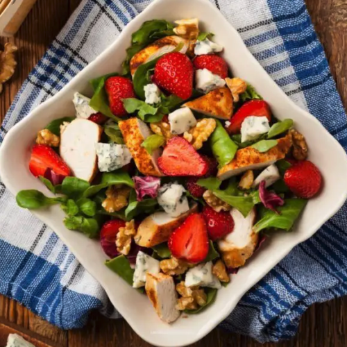 Healthy Strawberry Spinach Salad with Chicken