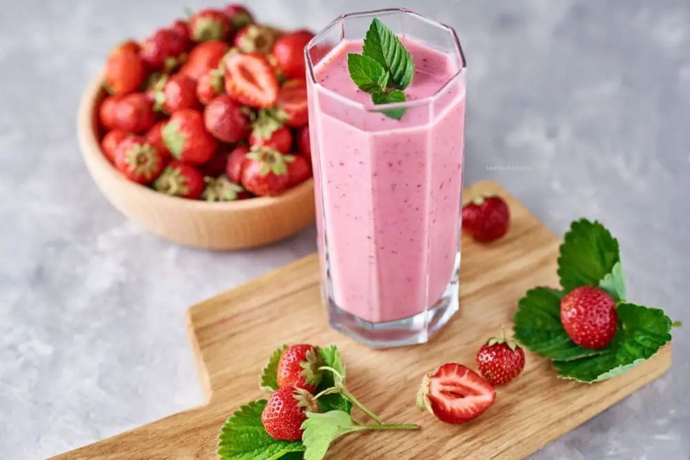 Strawberry Protein Shake to Lose Weight 