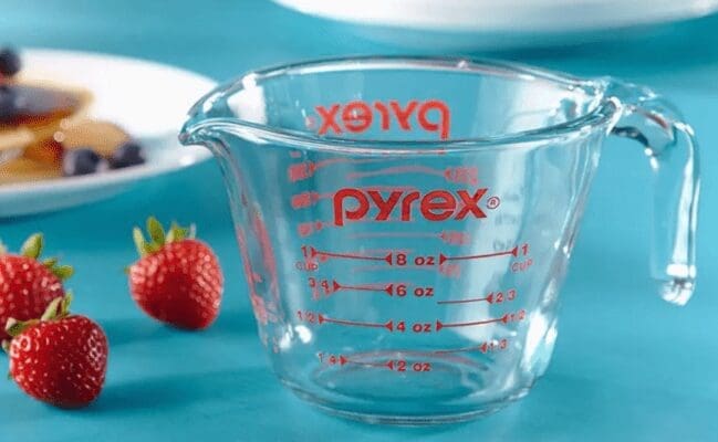 How Many Cups Are In A Liter? (+ Conversion Guide!)
