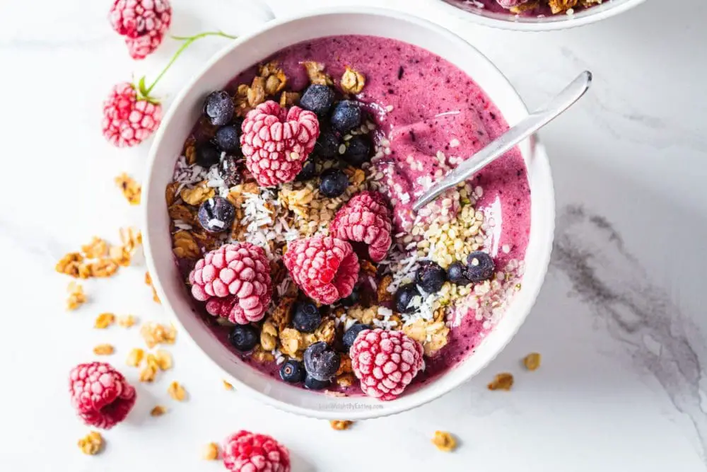 Low Calorie Berry Smoothie Protein Bowls