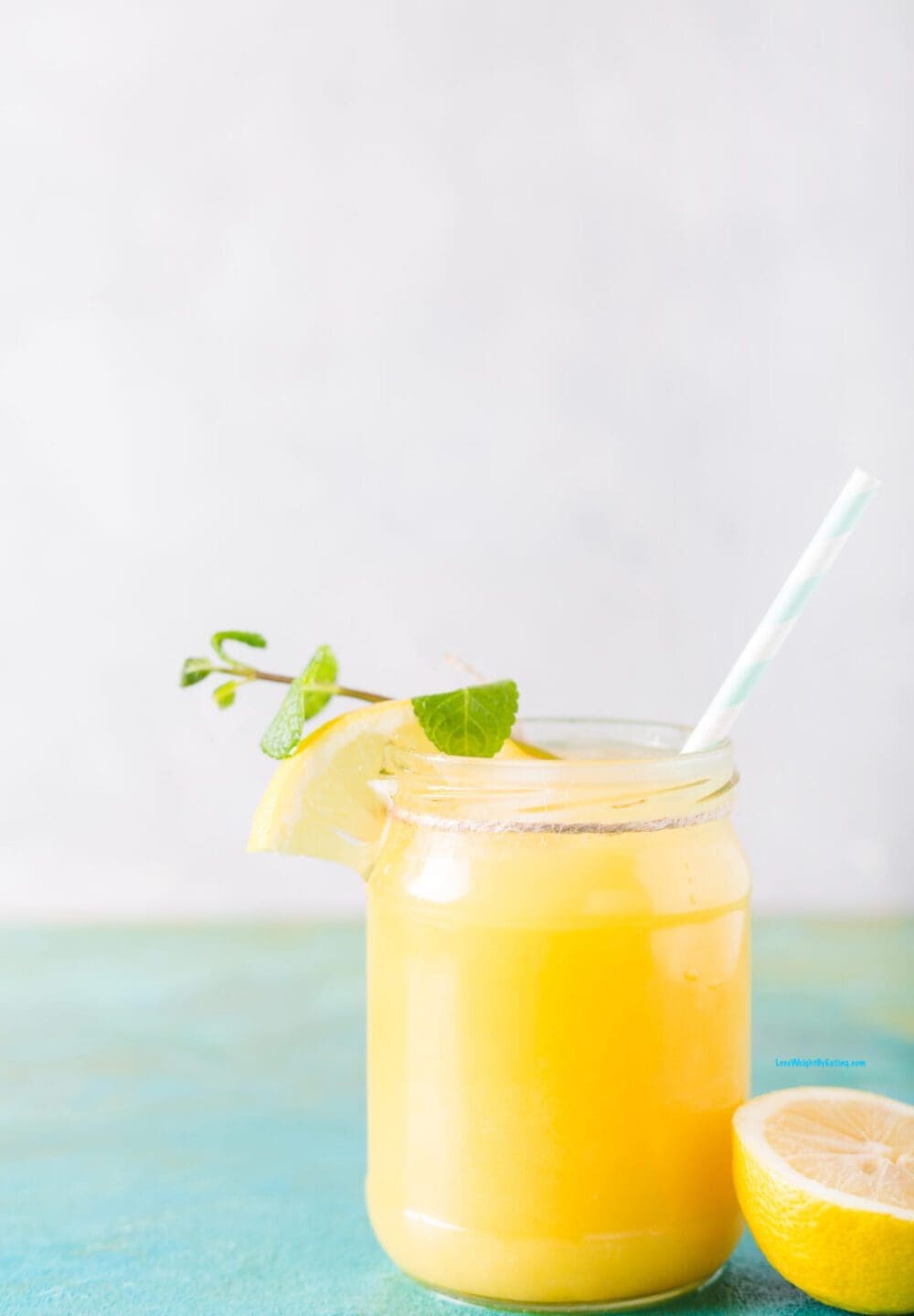 Low Calorie High Protein Lemonade Smoothie