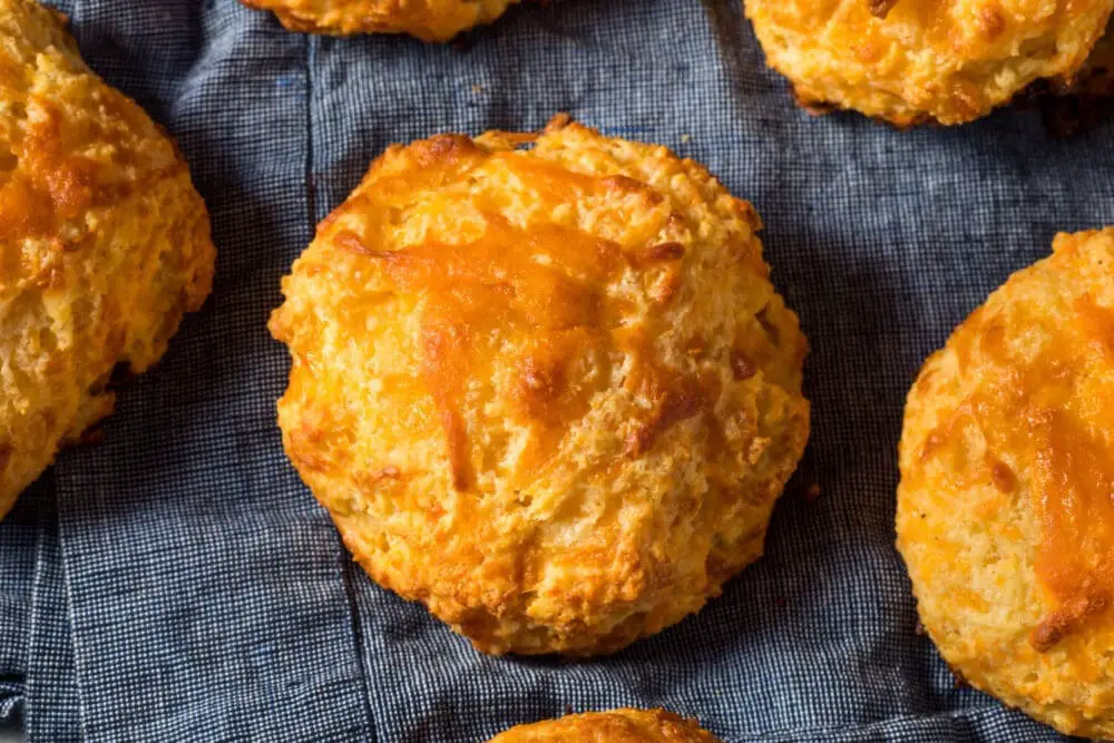 Low Calorie Cheddar Biscuits